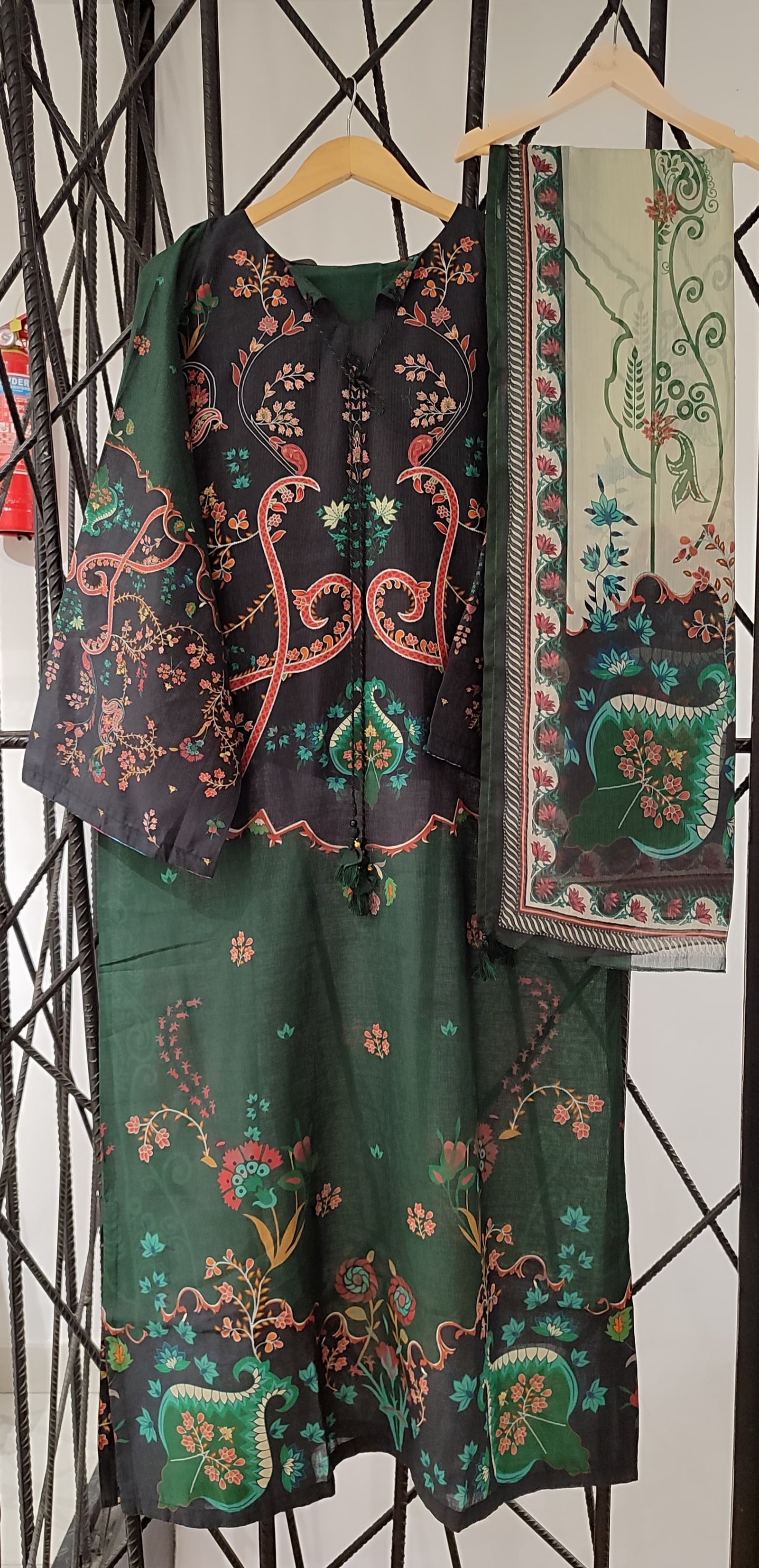 SADABAHAR PRINTED KAFTAN LAWN 3PEC — photo 8